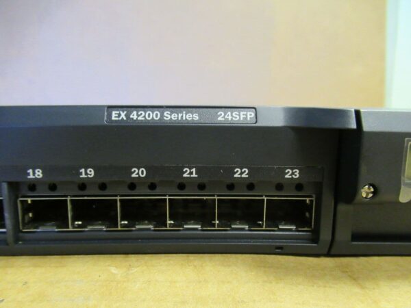 juniper-ex4200-24f-ex4200-ethernet-switch-24x-100-1000base-x-sfp-2xac-750-033067-(2)-59058-p